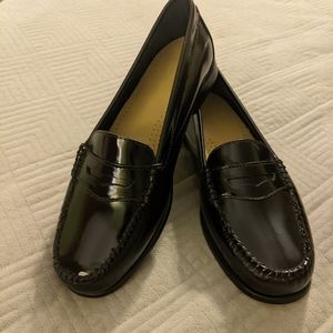 NWOT Bass Genuine All Leather Penny Loafers